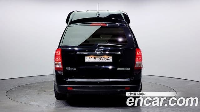 Kia Carnival R Premium, 2012 4