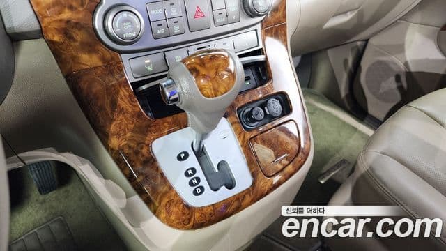 Kia Carnival R Premium, 2012 9