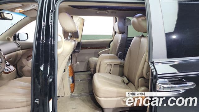 Kia Carnival R Premium, 2012 11