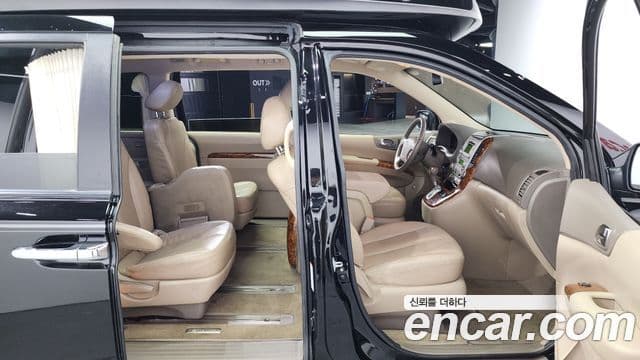 Kia Carnival R Premium, 2012 12