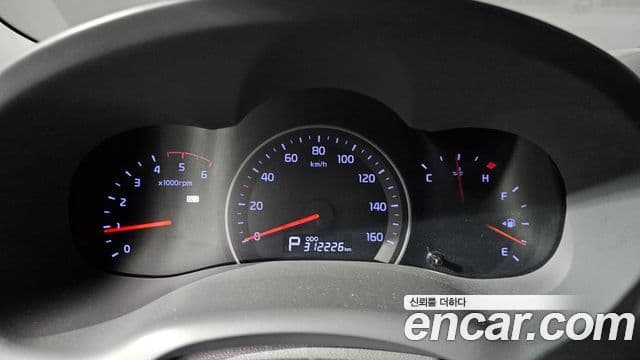 Kia Carnival R инвалидная коляска / для коляски 리프트/슬로프, 2014 8