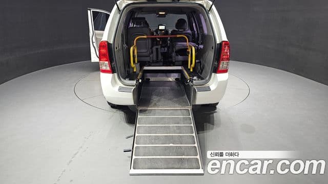 Kia Carnival R инвалидная коляска / для коляски 리프트/슬로프, 2014 20