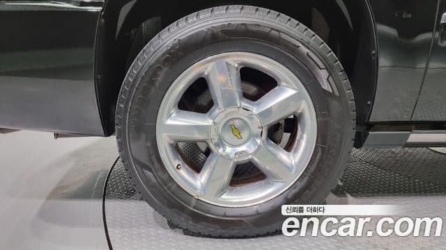 Chevrolet Suburban, 2013 все фото