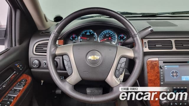 Chevrolet Suburban, 2013 14