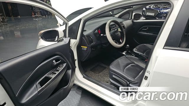 Kia All New Pride Prestige, 2013 11