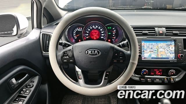 Kia All New Pride Prestige, 2013 13