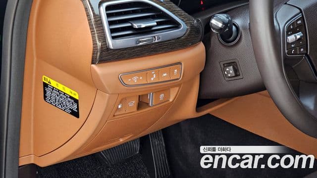 Genesis G90 Premium Luxury, 2021 14