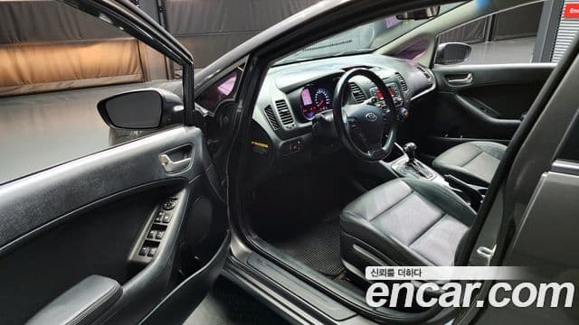 Kia K3 Trendy, 2013 10