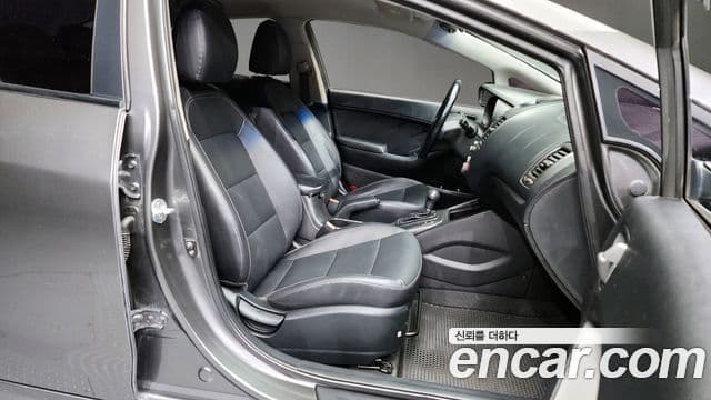 Kia K3 Trendy, 2013 11