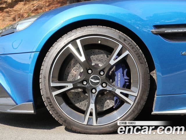 Aston Martin 뱅퀴시 S 6.0 V12 Volante, 2018 все фото