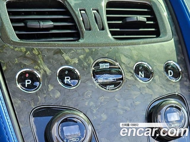 Aston Martin 뱅퀴시 S 6.0 V12 Volante, 2018 9