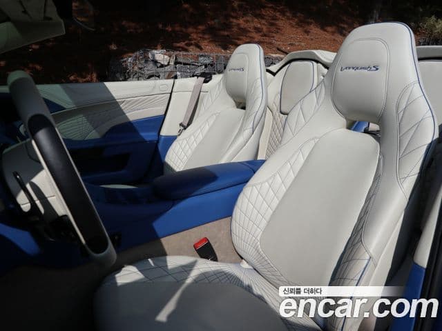 Aston Martin 뱅퀴시 S 6.0 V12 Volante, 2018 10