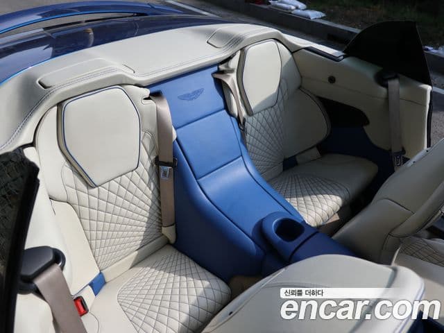 Aston Martin 뱅퀴시 S 6.0 V12 Volante, 2018 13