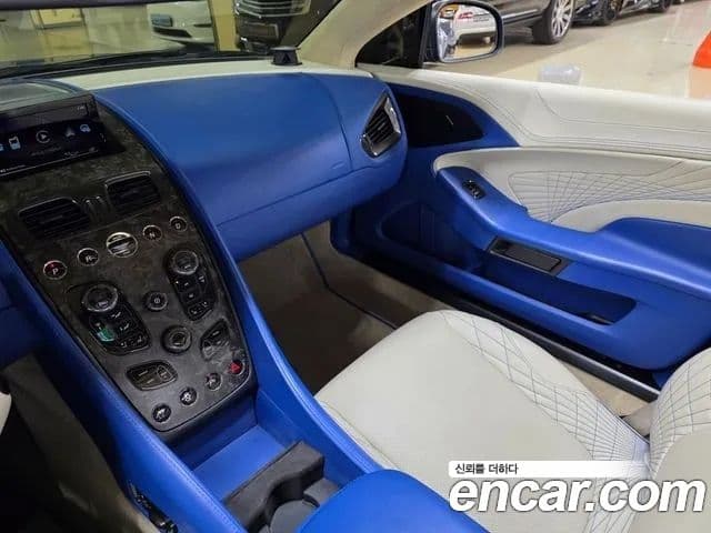 Aston Martin 뱅퀴시 S 6.0 V12 Volante, 2018 14