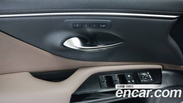 Lexus ES300h 7세대 Luxury Plus, 2025 12