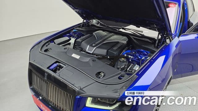 Rolls-Royce 고스트 2세대 6.7 V12 чёрный эмблема, badge, 2023 6