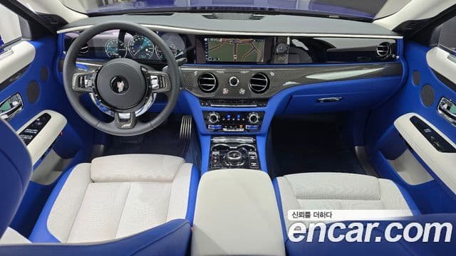 Rolls-Royce 고스트 2세대 6.7 V12 чёрный эмблема, badge, 2023 7