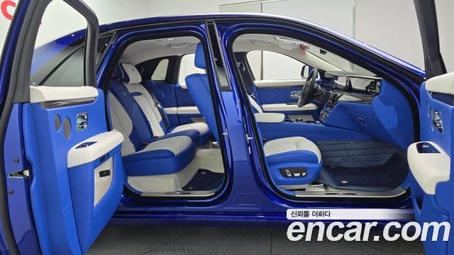 Rolls-Royce 고스트 2세대 6.7 V12 чёрный эмблема, badge, 2023 10