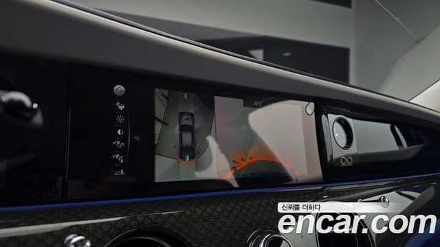 Rolls-Royce 고스트 2세대 6.7 V12 чёрный эмблема, badge, 2023 15