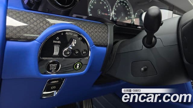 Rolls-Royce 고스트 2세대 6.7 V12 чёрный эмблема, badge, 2023 17