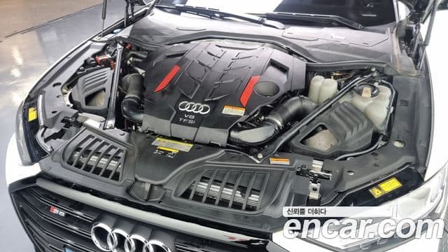 Audi S8 (D5) 4.0 TFSI Quattro LWB, 2020 6