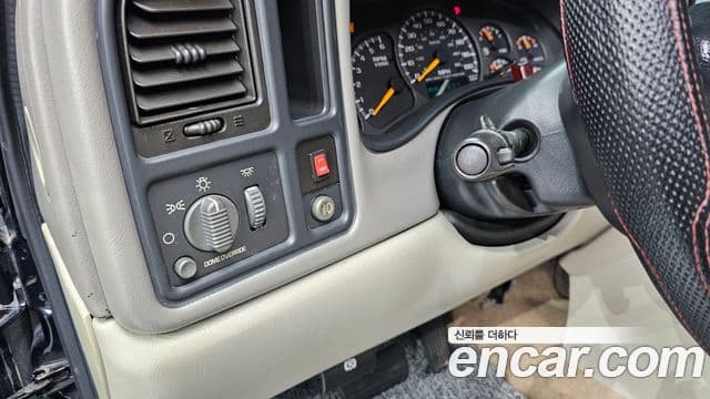 Chevrolet Suburban, 2001 17