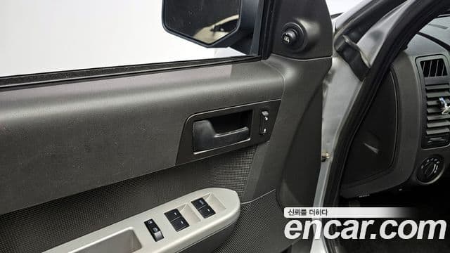 Ford Escape 2세대, 2011 17