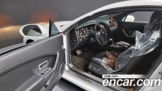 Bentley Continental GT 2세대 4.0 GT, 2013 9