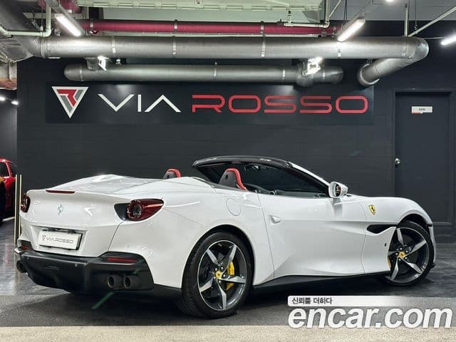 Ferrari 포르토피노 M 3.9 V8, 2022 3