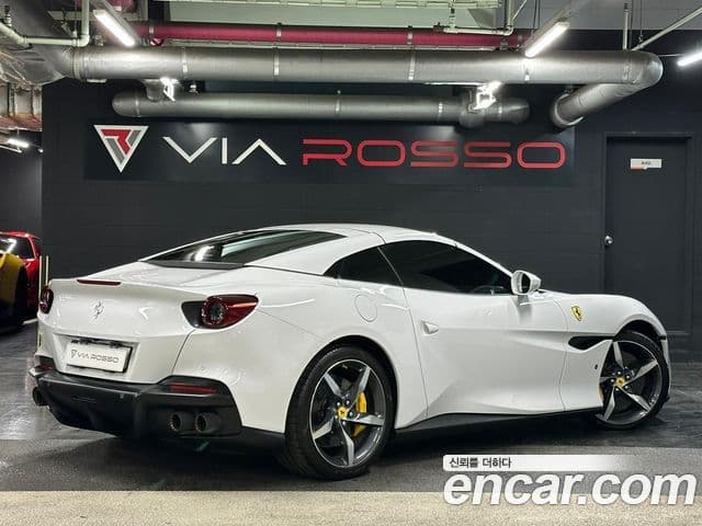 Ferrari 포르토피노 M 3.9 V8, 2022 6
