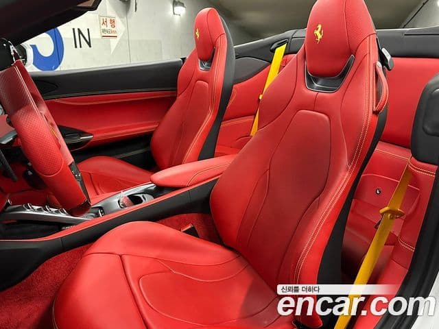 Ferrari 포르토피노 M 3.9 V8, 2022 10