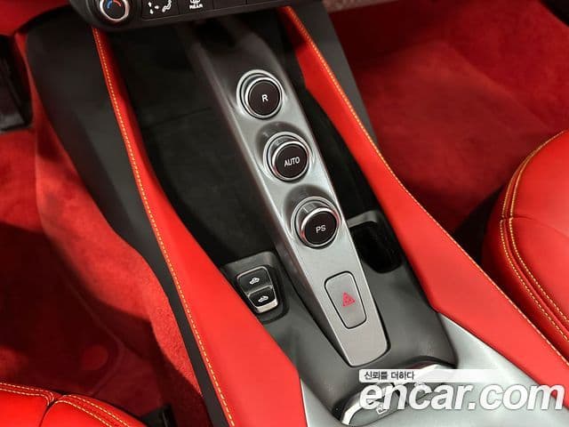 Ferrari 포르토피노 M 3.9 V8, 2022 15