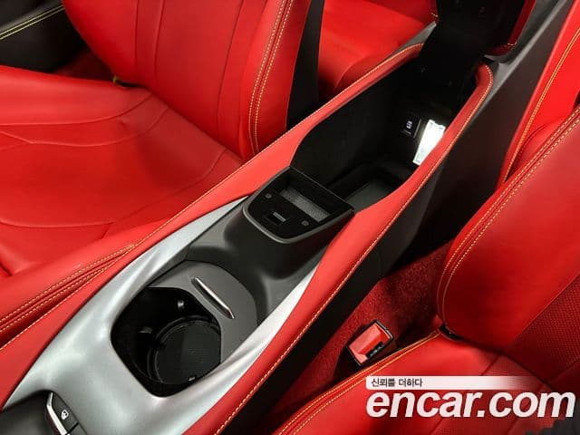 Ferrari 포르토피노 M 3.9 V8, 2022 16