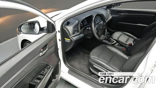 Hyundai Avante AD 1.6 GDI Value Plus, 2018 12