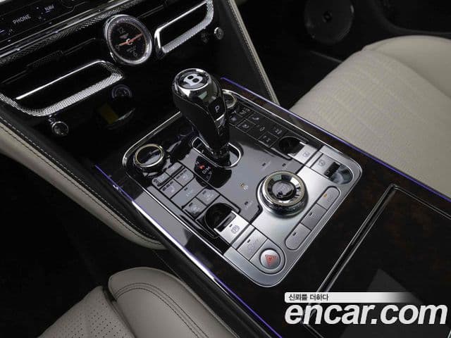 Bentley Flying Spur 3세대 4.0 Azure, 2024 9