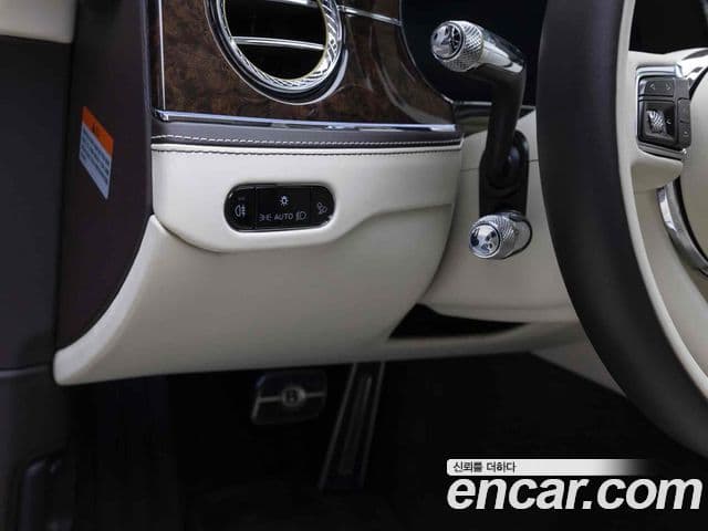 Bentley Flying Spur 3세대 4.0 Azure, 2024 13
