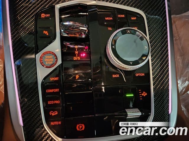 BMW X7 (G07) xDrive 40i M Sport 6인승, 2025 11