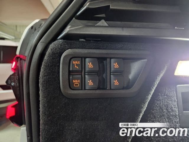 BMW X7 (G07) xDrive 40i M Sport 6인승, 2025 16