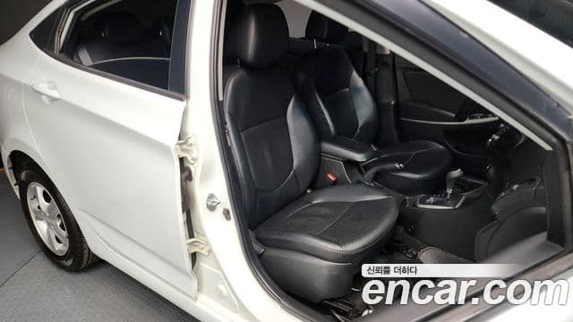 Hyundai Accent(новый кузов / новое поколение) Premier, 2013 10