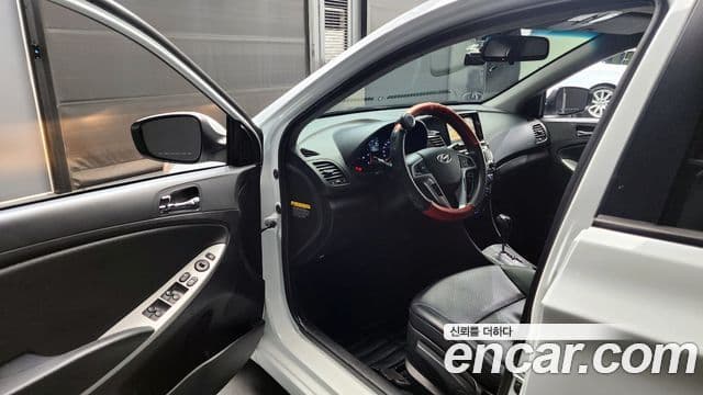 Hyundai Accent(новый кузов / новое поколение) Premier, 2013 11