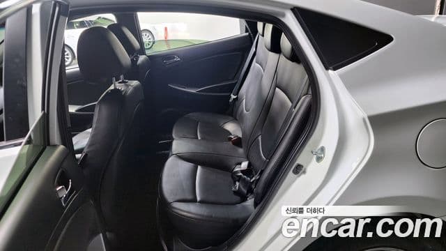 Hyundai Accent(новый кузов / новое поколение) Premier, 2013 12