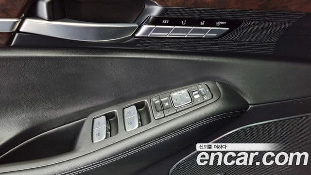 Genesis EQ900 Luxury, 2016 16