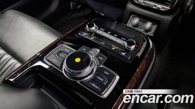 Genesis EQ900 Luxury, 2016 18