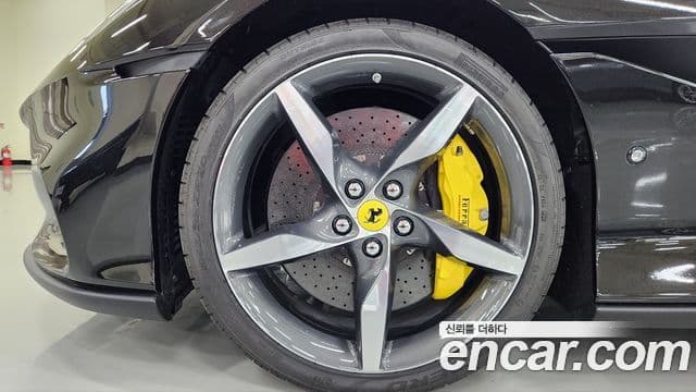 Ferrari 포르토피노 M 3.9 V8, 2023 13