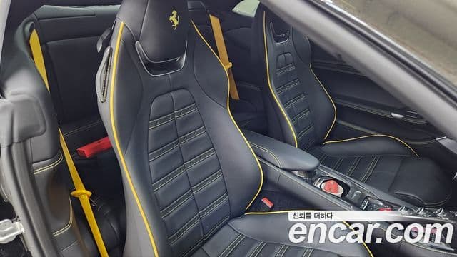 Ferrari 포르토피노 M 3.9 V8, 2023 15