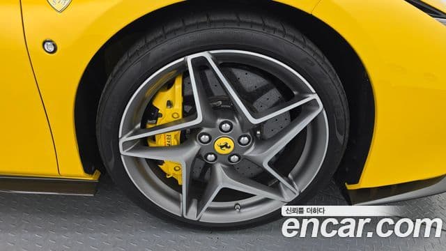 Ferrari F8 스파이더 3.9 V8, 2021 все фото