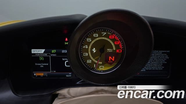 Ferrari F8 스파이더 3.9 V8, 2021 8