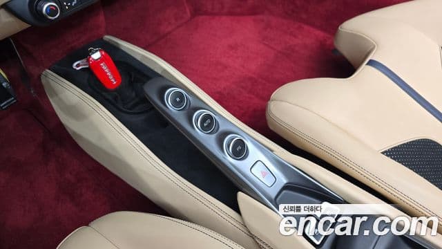 Ferrari F8 스파이더 3.9 V8, 2021 9