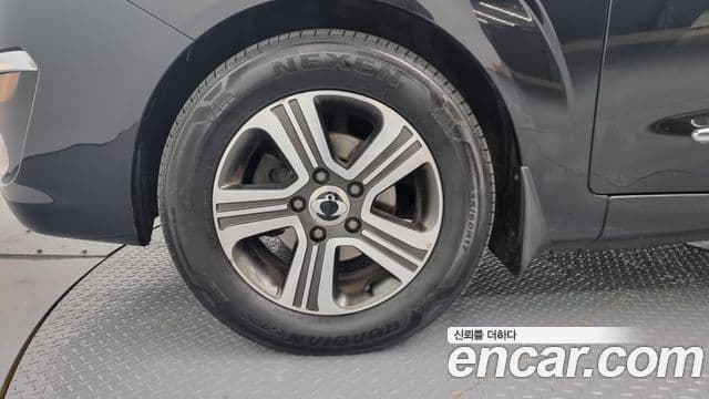 KG모빌리티(SsangYong) Korando 투리스모 4WD 9인승 Adventure 60th Edition, 2015 все фото