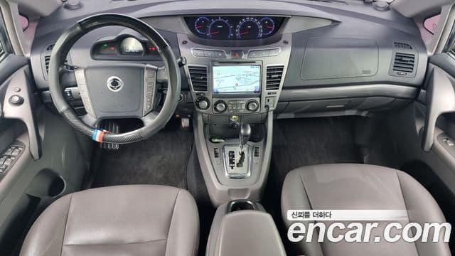 KG모빌리티(SsangYong) Korando 투리스모 4WD 9인승 Adventure 60th Edition, 2015 7